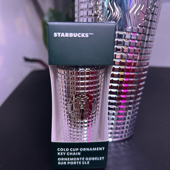 New Starbucks 2023 Silver Mirror Grid 24oz Tumbler w/ matching keychain/ornament - Picture 1 of 4